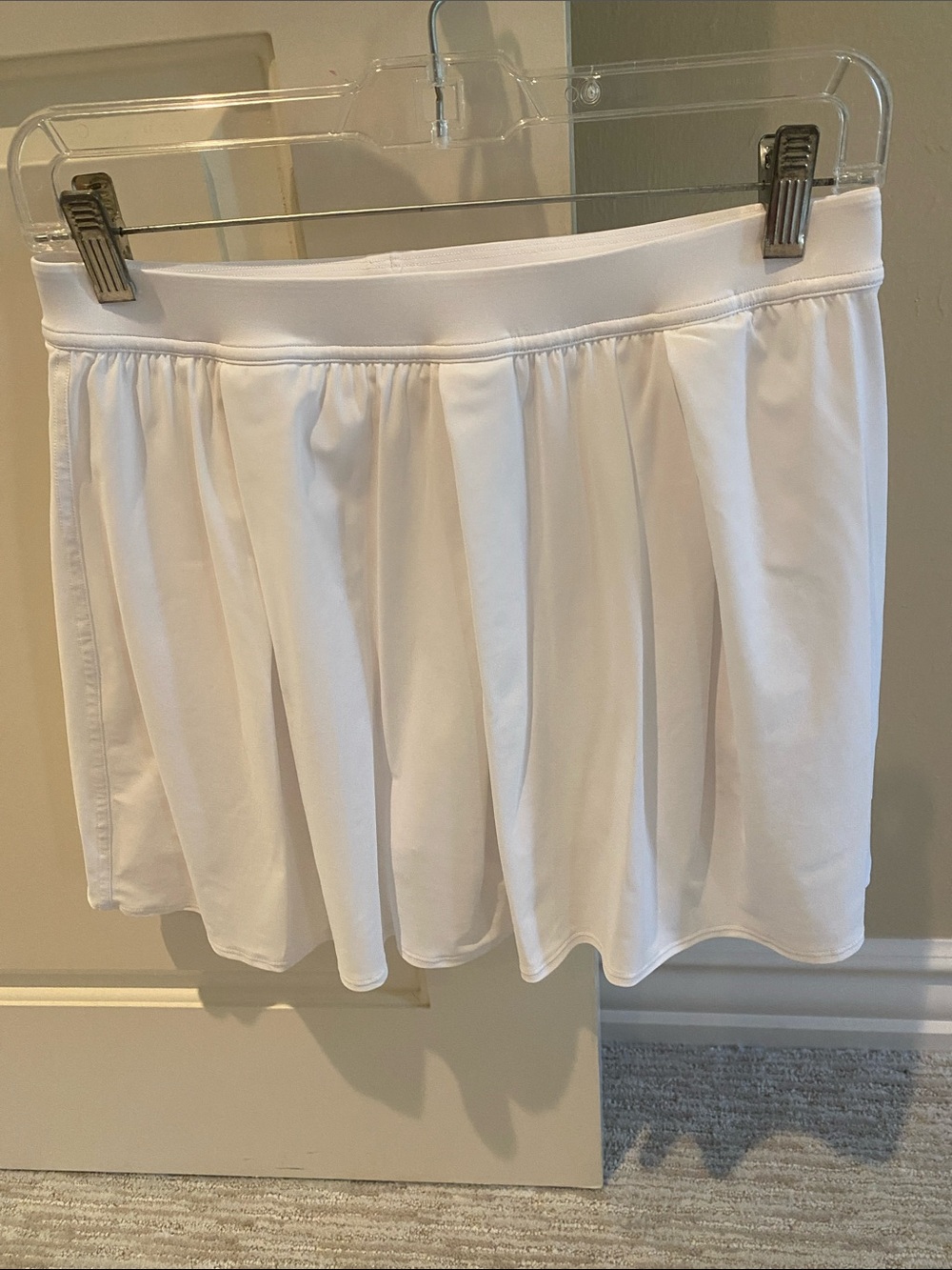Lululemon angle pleat high-rise tennis skirt - size medium. Worn once! - Picture 2 of 3
